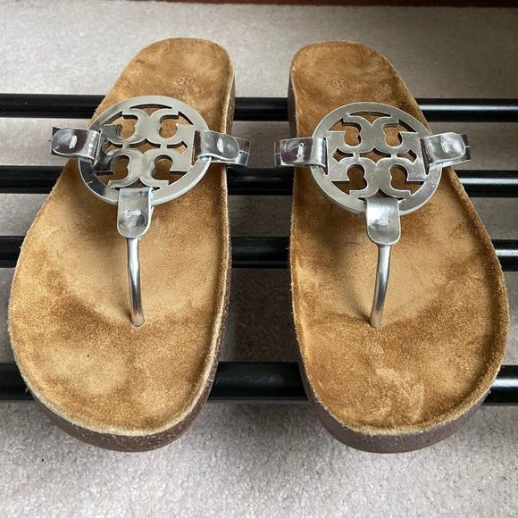TORY BURCH Women Miller Cloud Goatskin Leather Logo Sandals - NEW NWOB - Picture 1 of 8